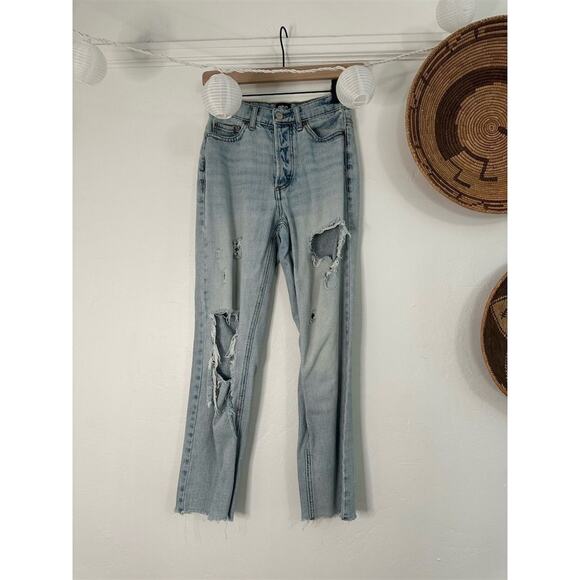 BDG Urban Outfitters Women's Distressed Light Wash Bootcut Jeans 24 - Picture 1 of 3